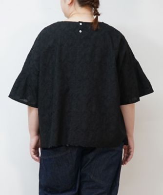 レイラブラウス・４　刺繍素材のドレープスリーブトップ　プラスサイズ　１３１９２５２ー１０
