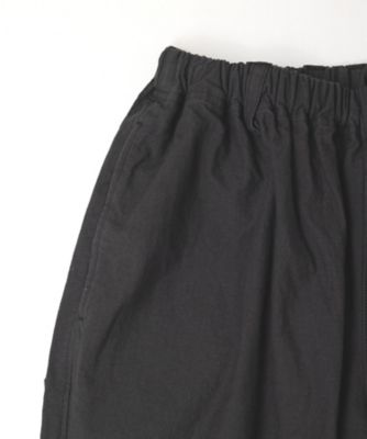 マオパンツ・１６　綿麻バックサテンの後ろビッグポケットパンツ／すみ黒　１４０８９５１ー３