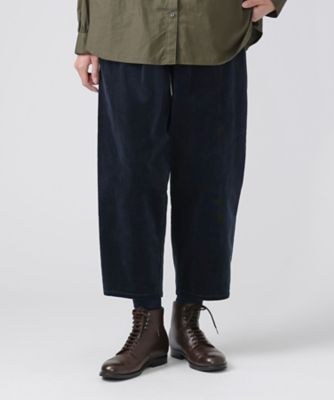 マオパンツ・25 細コーデュロイ素材のバックポケットパンツ