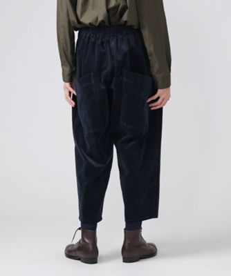 マオパンツ・25 細コーデュロイ素材のバックポケットパンツ