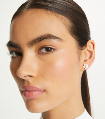 CCロゴパール付きゴール ドピアス ゴールドフィニッシュメタル・JCロゴ入りパール スタッドピアス