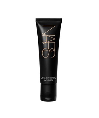 NARS ベルベットマットスキンティント SPF30／PA＋＋＋