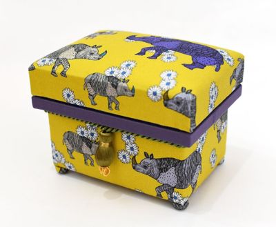 マンナインミニ茶箱「Ｒｈｉｎｏｃｅｒｏｓ　Ｍｕｓｔａｒｄ」