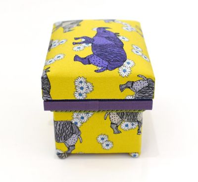 マンナインミニ茶箱「Ｒｈｉｎｏｃｅｒｏｓ　Ｍｕｓｔａｒｄ」