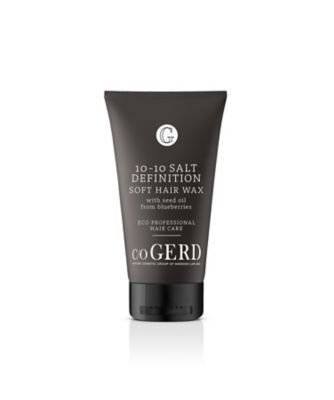 海に入ると髪が固まることをヒントに作られた少量の塩でスタイルを作り上げるヘアワックス。 ブルーベリー種子油とミツロウ、シア脂が髪を保湿し、うるおいを与えます。 べたつきがなく、さらっとした仕上がり。 