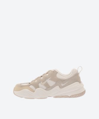 ＜SNEAKERS by emmi (Women)＞ナイキ　スニーカー　ＴＥＣＨ　ＨＥＲＡ
