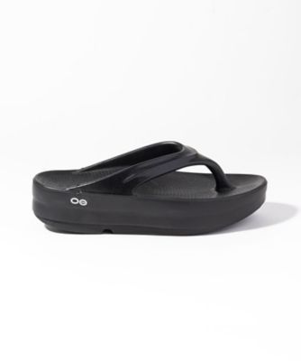 OOFOS (Women)/ウーフォス ＯＯｍｅｇａ＿Ｂｌａｃｋ　２０００４４００５０２１１