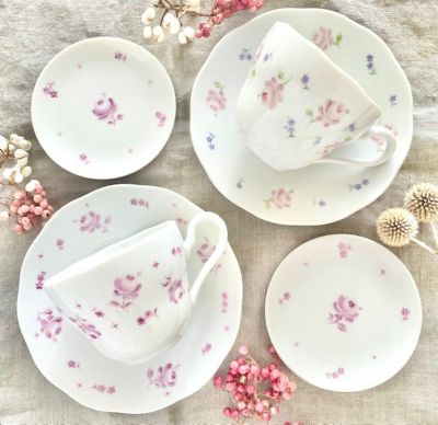 三越伊勢丹 ［74］本格絵付け バラのカップ＆ソーサー 芸術・エンターテイメント【三越伊勢丹/公式】