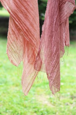 三越伊勢丹 ［73］冬を楽しむ草木染め シルクウールのストール 芸術・エンターテイメント【三越伊勢丹/公式】