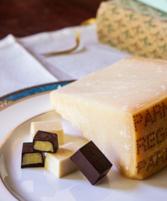 ＜Lavoratti＞ＶＴ５０５０　パルミジャーノ・レッジャーノ　ボンボン　８個入