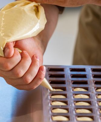 VT5050 パルミジャーノ・レッジャーノ ボンボン 8個入