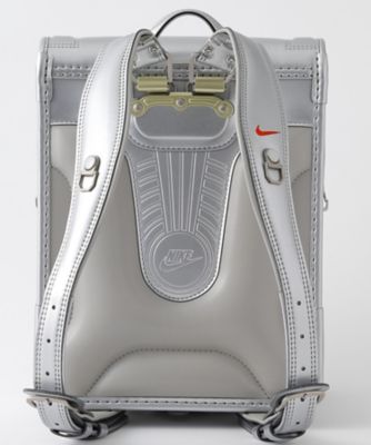 523【2027年3月中旬以降届】百貨店モデル シルバー | NIKE