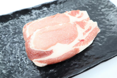 ＜I’s MEAT SELECTION＞静岡県産　掛川完熟酵母黒豚　ロース生とんかつ・ソテー用（１枚）