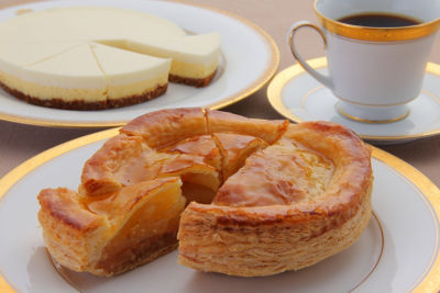 ＜金谷ホテルベーカリー＞金谷アップルパイとチーズケーキセット