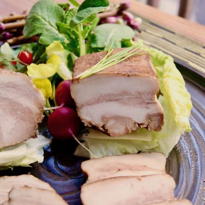 浅草鳥越おかず横丁松屋/アサクサトリゴエオカズヨコチョウマツヤ 東京X焼豚 バラ【三越伊勢丹/公式】