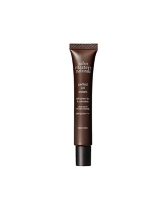 日常の紫外線をしっかり防ぐと同時に、肌へのやさしさにも対応したSPF32 PA+++のUV下地クリーム。 肌になめらかにフィットし、皮脂崩れも防ぐため、メイクの下地に最適。ナチュラルなピンク色がくすみ