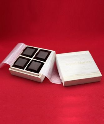 キューブチョコレートケーキ