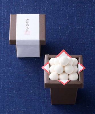 古都の名月【御菓子司 塩芳軒】
