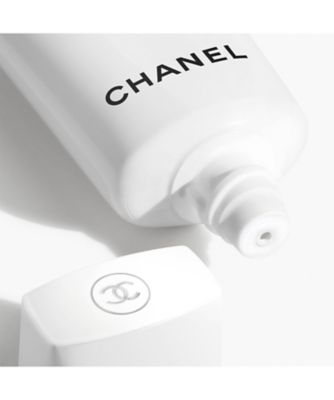 CHANEL UV ESSENTIEL & CC CREAM 30mlセット CHANEL UV ESSENTIEL & CC CREAM 30mlセット chanel-079_1.jpg