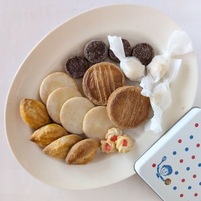 【新宿フランス展おまとめ】★フランスを旅する気分の焼き菓子セット（サブレ缶とガトー・ナンテ）