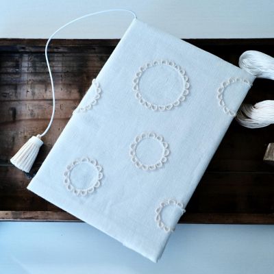 ＜笑う刺繍　中野聖子＞★ヘデボ刺繍のブックカバー＜キット＞