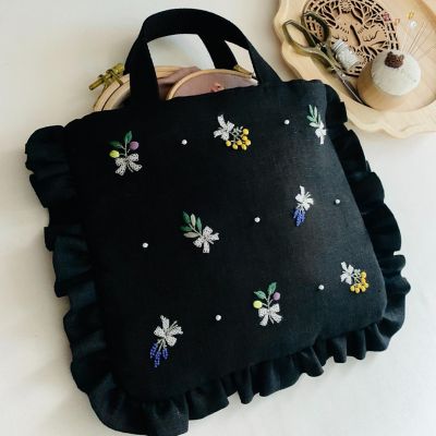 ＜theRibbonknot suzu＞★ｓｕｚｕの刺繍キット＜ハーブモチーフの刺繍フープバッグ＞