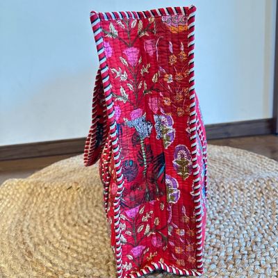 岡重 トートバッグ 縦型 クリスマス柄 パッチワーク 和装 岡重 トートバッグ 縦型 クリスマス柄 パッチワーク 和装の通販はau