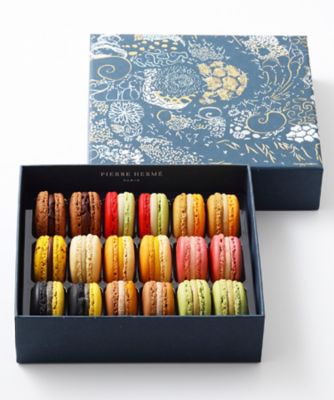 PIERRE HERME PARIS/ピエール・エルメ・パリ マカロン18個詰合わせ「シニャチュール ノエル」 パン・焼き菓子（洋菓子）【三越伊勢丹/公式】