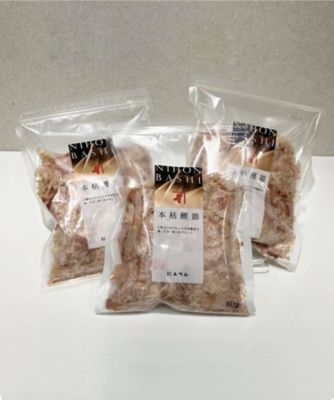 ＜にんべん＞本枯鰹節　花削り　８０ｇ×３個