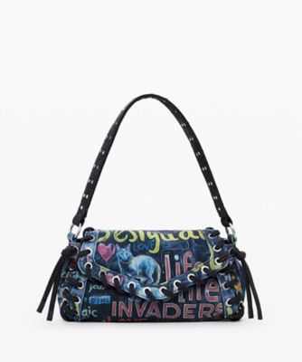 ミディアムグラフィティ柄ショルダーバッグ 25WAXD22