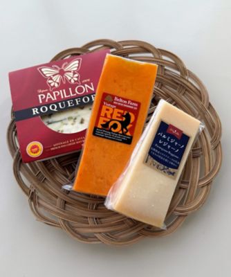 厳選チーズの詰め合わせ | Cheese on the table/チーズ・オン ザ