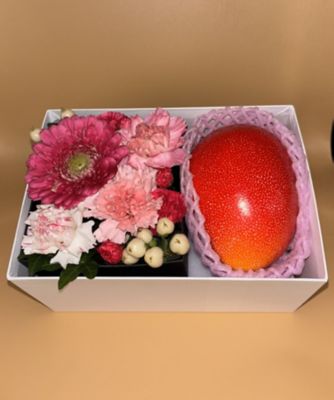 【母の日】０７７．宮崎県産完熟マンゴー１個×アレンジメントフラワー