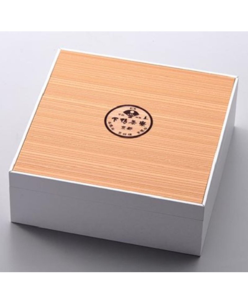 下鴨茶寮の焼印が入った木目の蓋