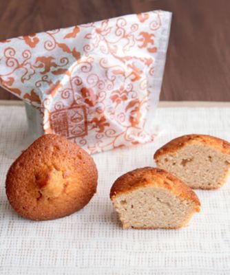 桜のパウンドケーキと栗の小菓子 【3月届】 | 足立音衛門/アダチオト