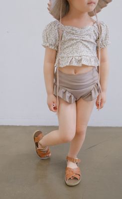 Ｓｗｉｍ　ｗｅａｒ　－　ｆｒｉｌｌ