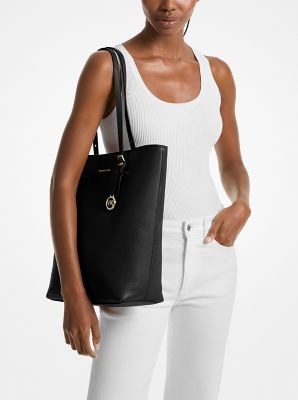 ＱＵＩＮＮ　ぺブル　レザー　トート　ラージ　３０Ｓ５ＧＱＮＴ３Ｌ