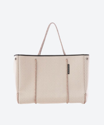 ＥＳＣＡＰＥ ＣＡＲＲＹＡＬＬ