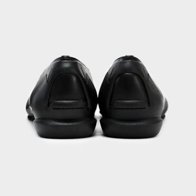 フラットシューズ　ＭＭ　ＰＯＩＮＴＥＤ　Ｕ　ＰＵＭＰＳ　４２０２１Ｐ