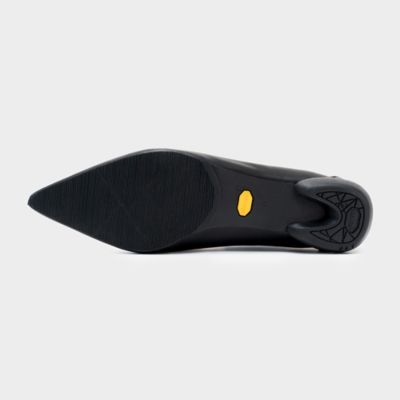 フラットシューズ　ＭＭ　ＰＯＩＮＴＥＤ　Ｕ　ＰＵＭＰＳ　４２０２１Ｐ