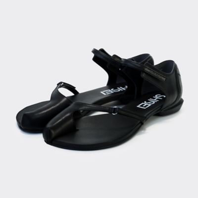 サンダル　ＴＨＵＭＢＨＯＬＥ　ＳＡＮＤＡＬＳ　４２０２５Ｏ