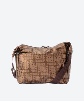 ＜ヤマト屋＞【軽量／たっぷり収納／多ポケット】アーチショルダー　Ｔ２６１