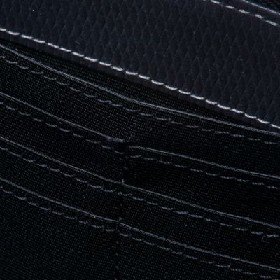 ラウンドファスナー長財布