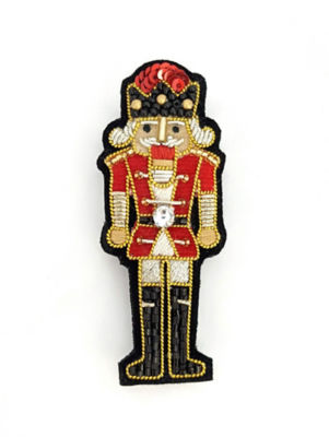 TILIA/チリア くるみ割り人形のブローチ レッド ブローチ・バッジ【三越伊勢丹/公式】