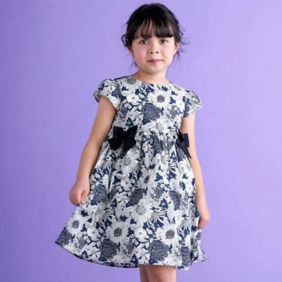 ＜Tartine et Chocolat(Baby&Kids) ＞リバティ”ＳｗｉｍＤｕｎｃｌａｒｅ”タナローンリボン付きワンピース