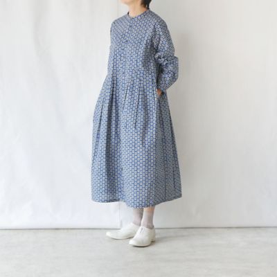 ボックスタックバンドカラーワンピース