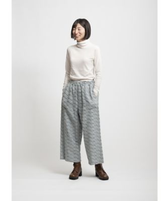 ＜NIIGATA 越品＞【越品】アオ　タートルネック　白磁　Ｍサイズ