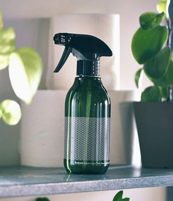 Ｔｏｉｌｅｔ　Ｃｌｅａｎｅｒ／　Ｓｈｅｌｔｅｒ　ｆｒｏｍ　ｔｈｅ　Ｓｔｏｒｍ　３００ｍｌ