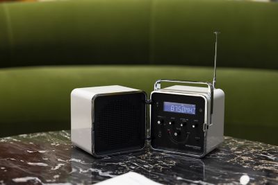 ＢＲＩＯＮＶＥＧＡ　ｒａｄｉｏ．ｃｕｂｏ　Ｗｈｉｔｅ　Ｓｎｏｗ