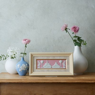 雛ドール プラーク | WEDGWOOD/ウェッジウッド | 三越伊勢丹オンライン