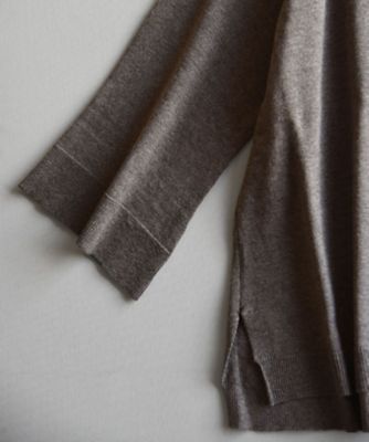 オークカーデ　ロングシーズン活躍するニットカーデ　